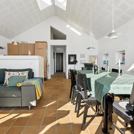 Unique House - Right On The בית נופש